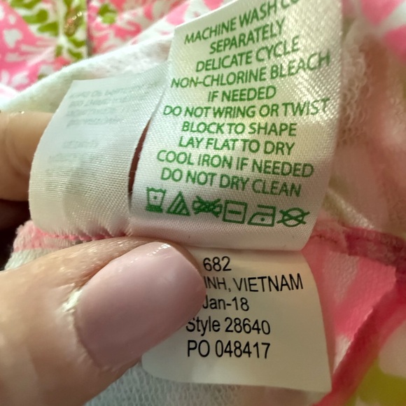 Lilly Pulitzer Captain Popover - Pink Sunset Homeslice Pineapple. Size Small - Picture 7 of 7